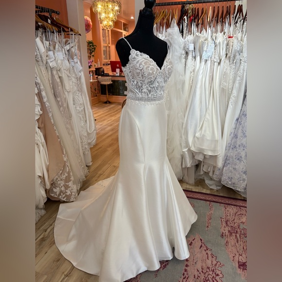 Lorraine Anne- Rebecca Ingram - Picture 4 of 6